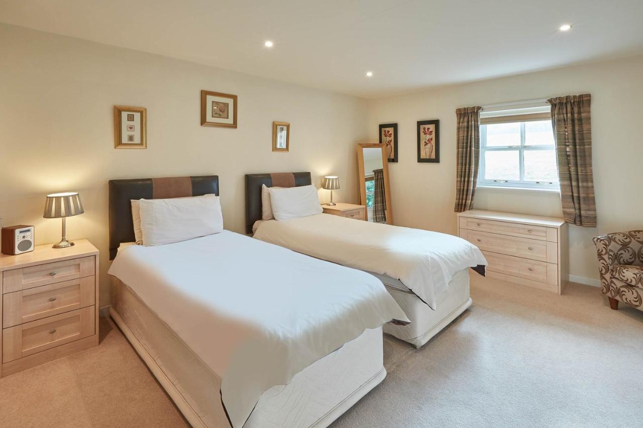 Host & Stay - Folkton Cottages Scarborough Eksteriør billede